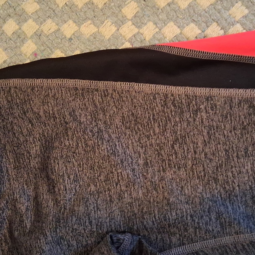 Xersion Charcoal and Black Leggings with Pink Highlights - Picture 3 of 3